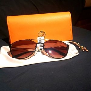 Tory Burch Aviator Sunglasses (black), case, pouch